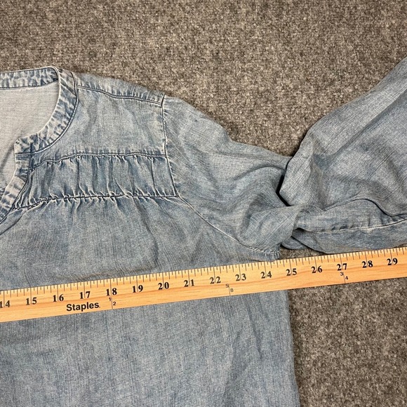 Splendid‎ Chambray Tunic Top Peasant Blouse Smocked V Neck Womens XL Boho Denim - Picture 8 of 9